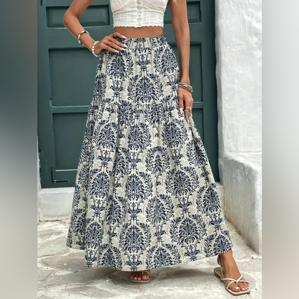 Boho Maxi Skirt in Navy Floral Print NWOT - Picture 4 of 6